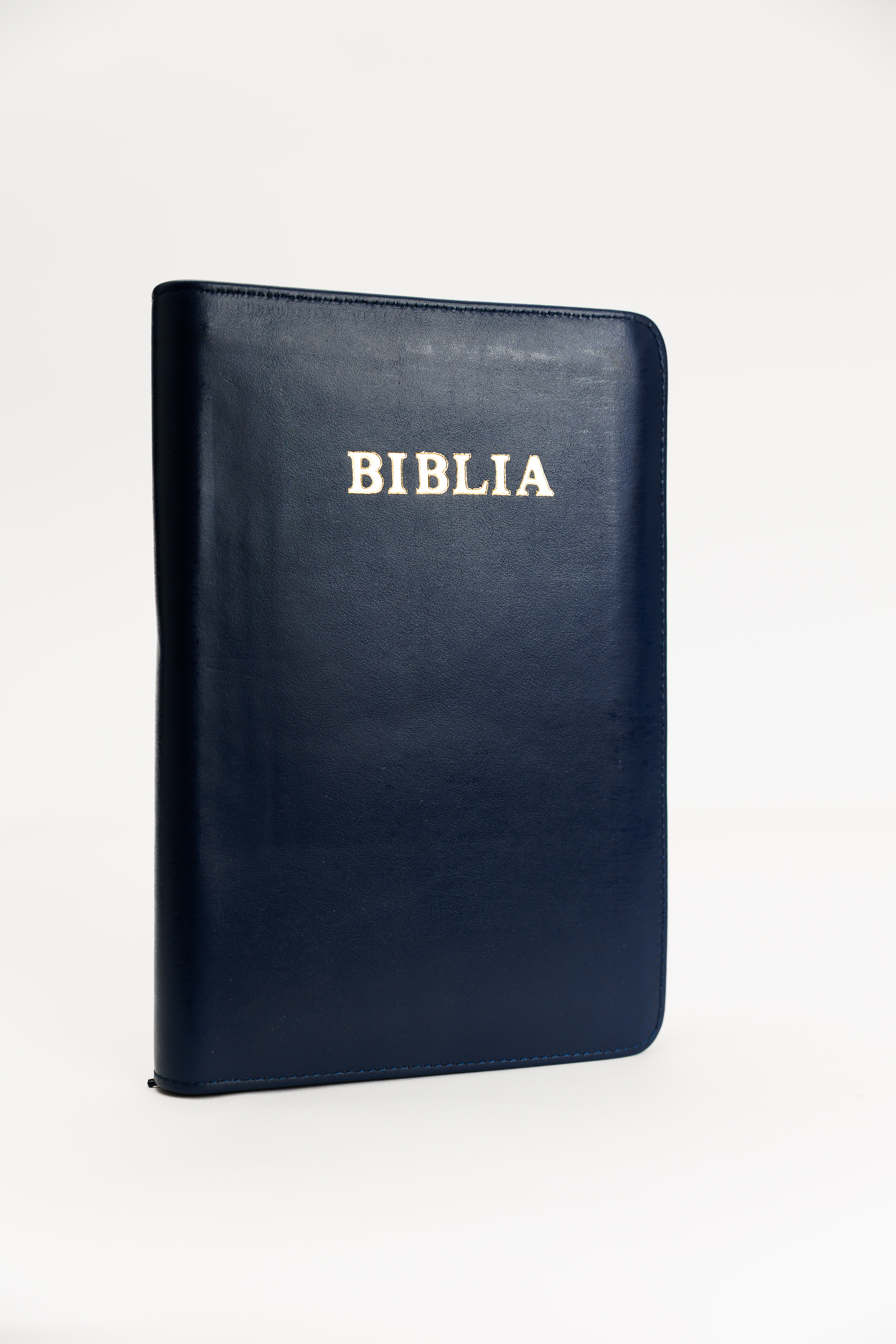 Biblie din piele, marime mare, culoare bleumarin, fermoar, index, margini aurii, cuv. lui Isus cu rosu [SI 073 PFI]